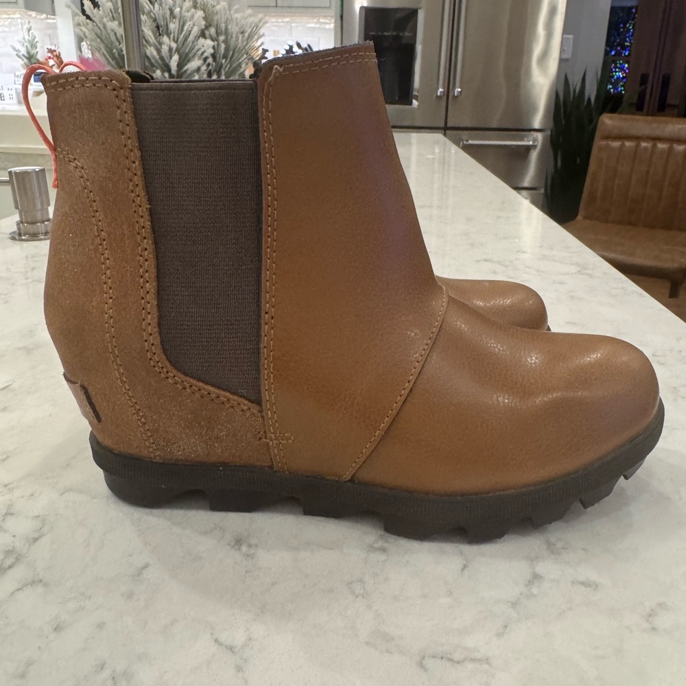 Sorel Girls Joan or Arctic Wedge Bootie